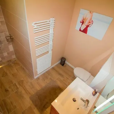 Alojamento de Acomodação e Pequeno-almoço D'hotes Du Mas De La Corniche Joyeuse